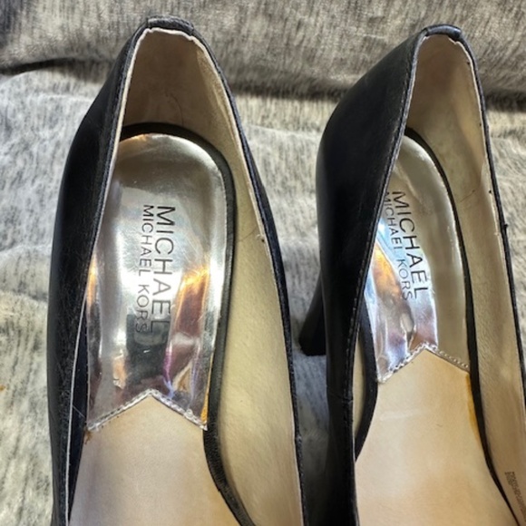 Michael Kors Black leather platform heels Size 6.5 - Picture 3 of 7